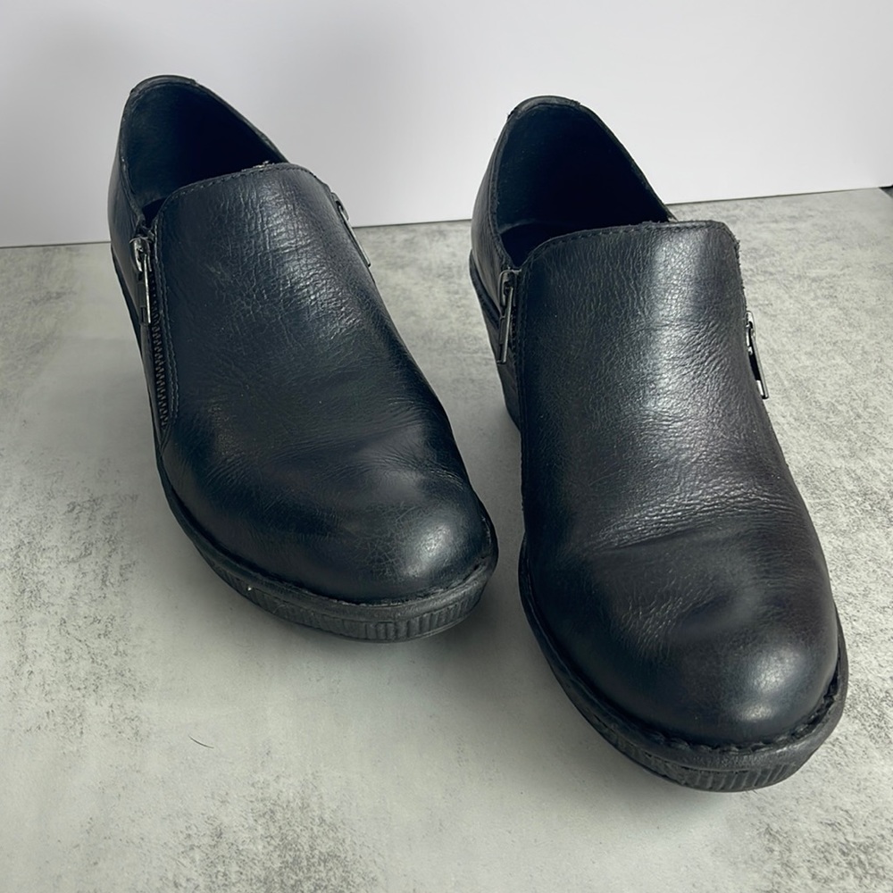 Born zipper ankle boots size 10